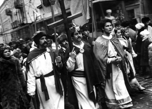 Image - Christmas vertep procession (Lviv 1989).